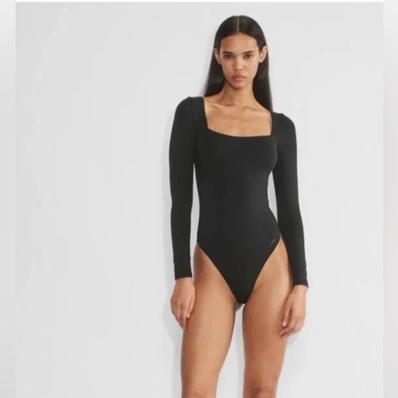 Wilfred Tops - Wilfred Black Square Neck Bodysuit